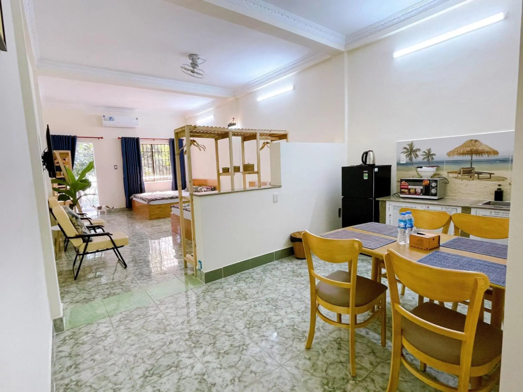 Xoài Xanh Hostel & Villa