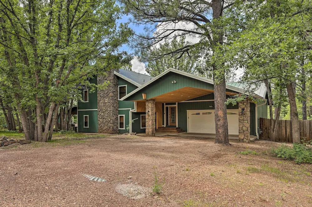 Deck + Yard: Family-friendly Pinetop Retreat