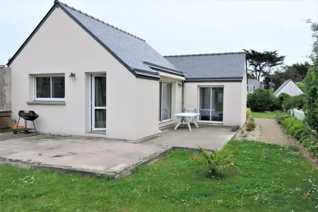 Maison neuve de plain-pied à 100m de la mer et 200m du Coz-Pors à TREGASTEL - Ref 71
