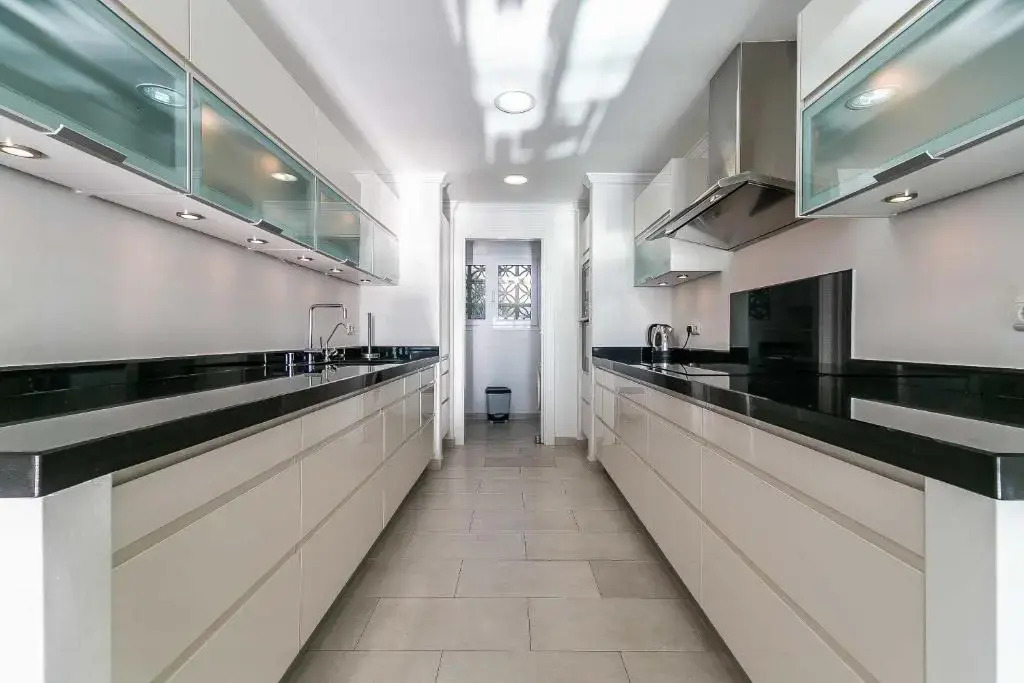 25-Modern Apartment in Paseo Maritimo, Fuengirola!