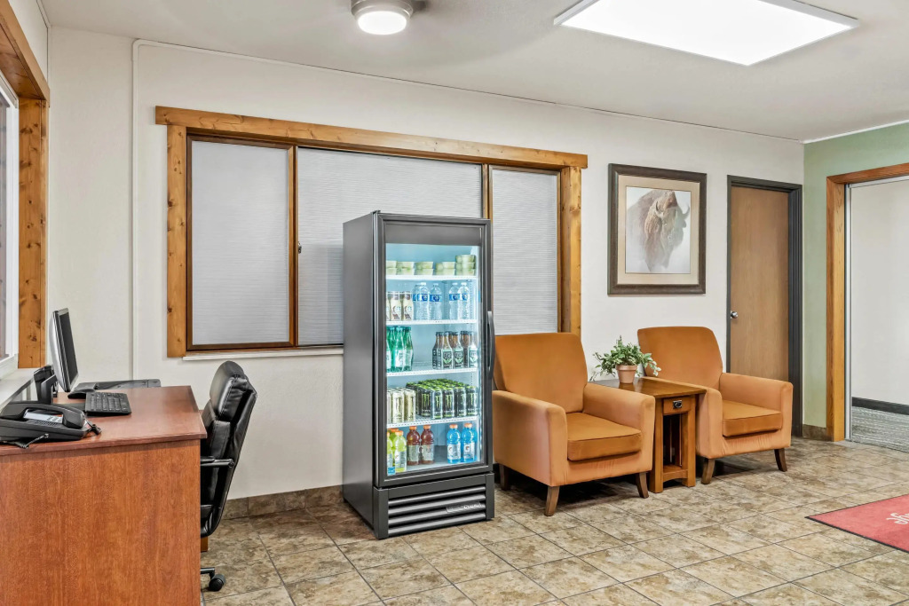 Econo Lodge, Downtown Custer Near Custer State Park and Mt Rushmore