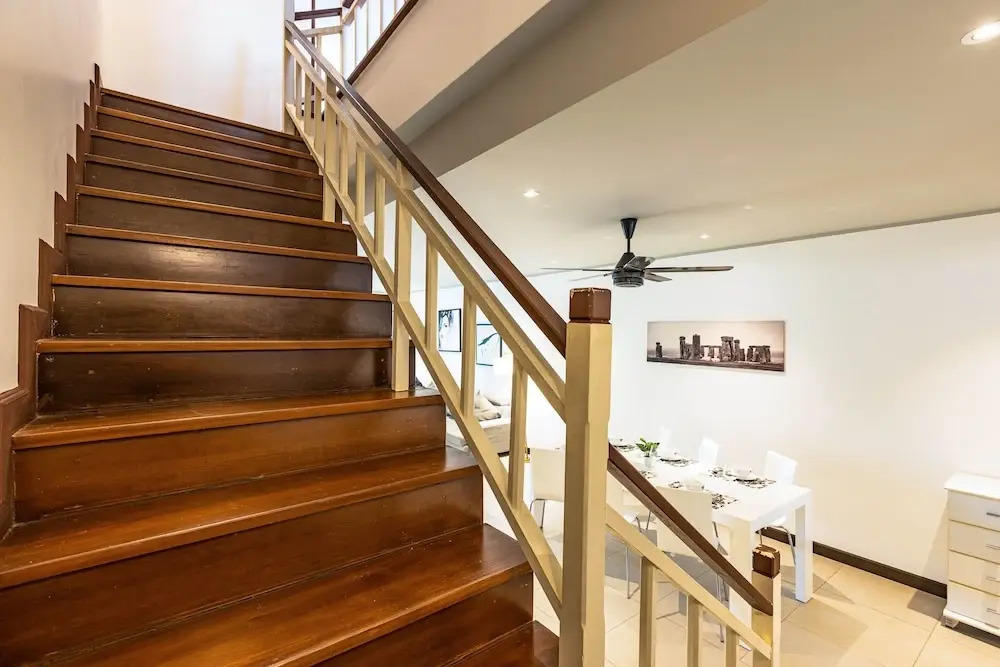 4 BR Townhouse in Great Location BSS