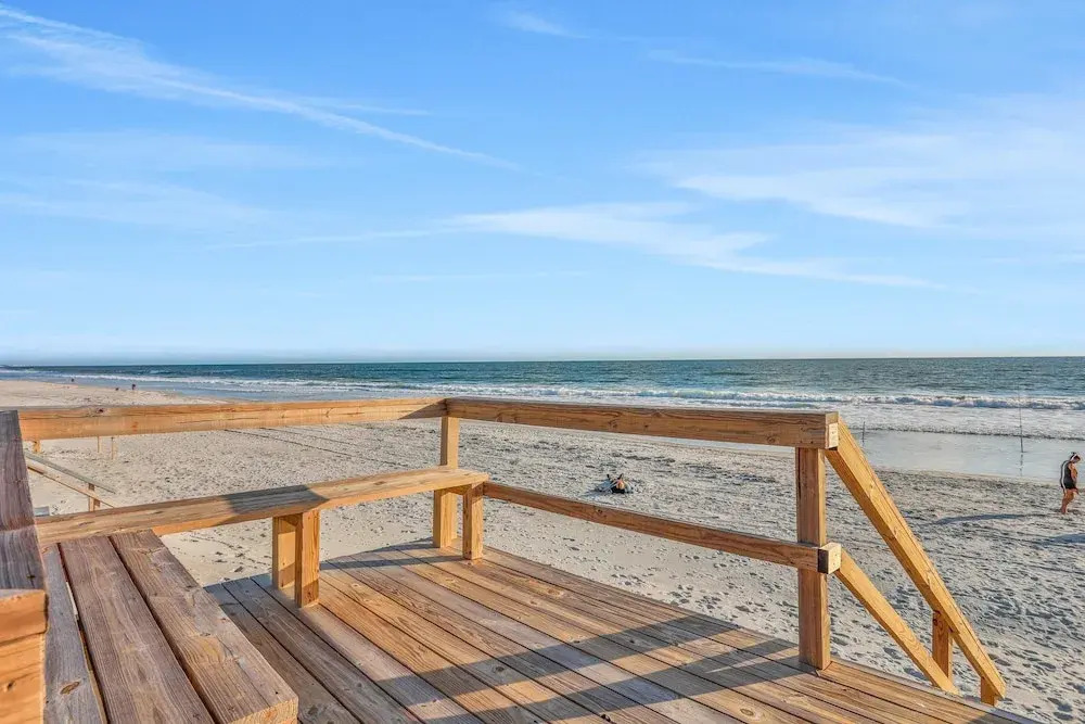 Updated Condo in Oceanfront Building With Private Beach Access - Near Dining