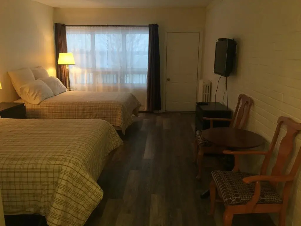 Lakeside Inn