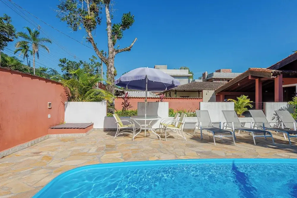 4 quartos piscina 350 m praia