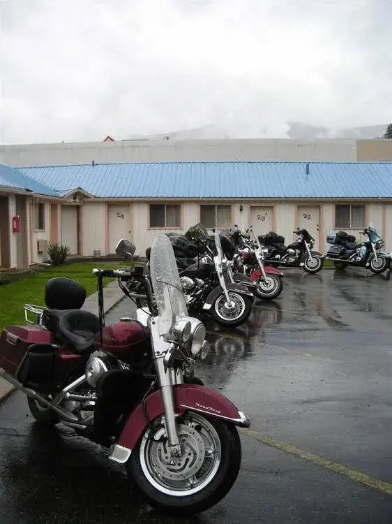Falls Motel