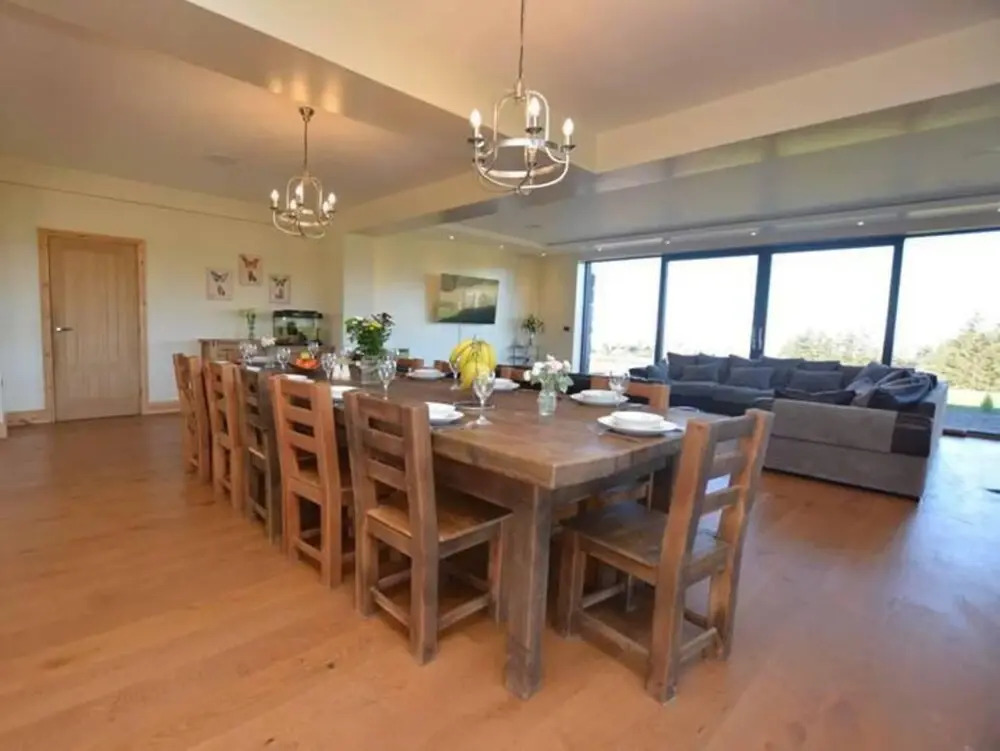 Immaculate 5-bed House Located in Caernarfon