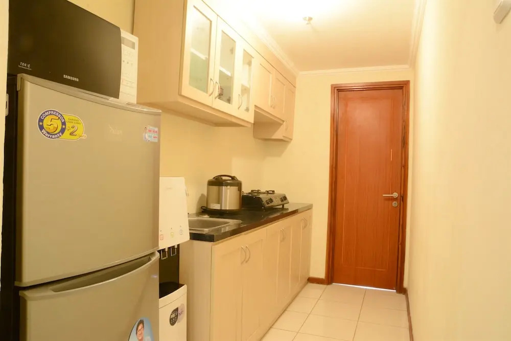 Luxury Design Grand Palace Kemayoran Apartment With Private Bathtub