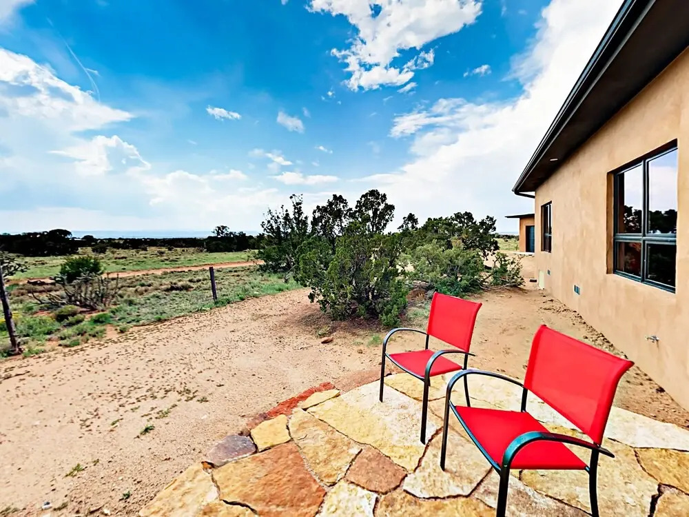 Secluded Oasis House 2 Bedrooms 1 Bathroom Home