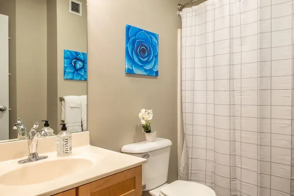 FRONTDESK East 8 Loft Apts Downtown Cincinnati