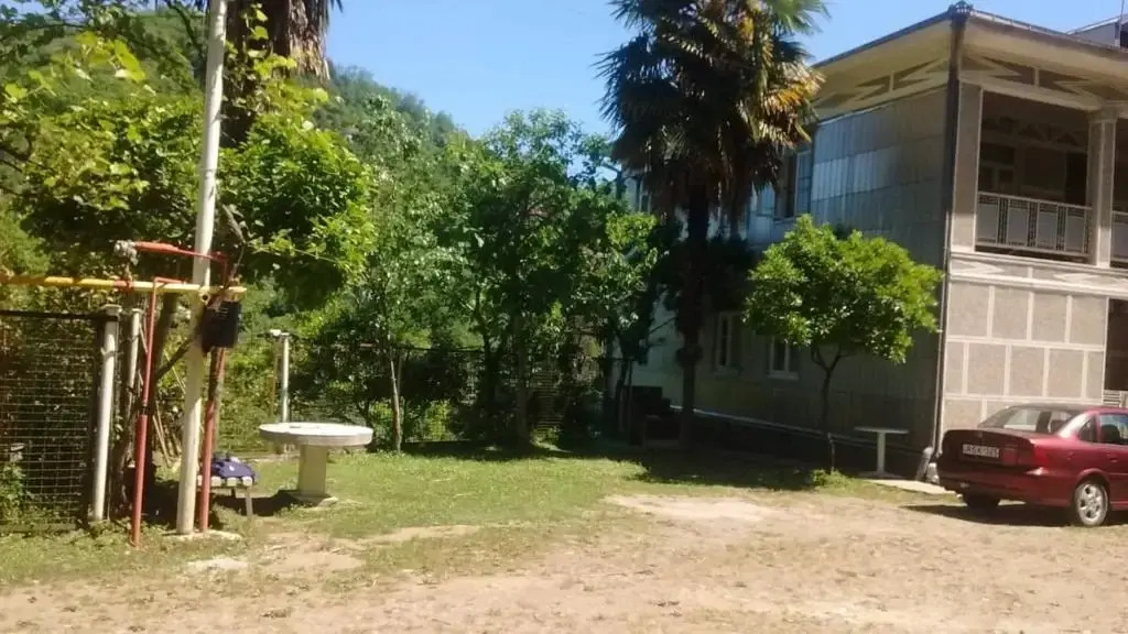 Guest House With Garden