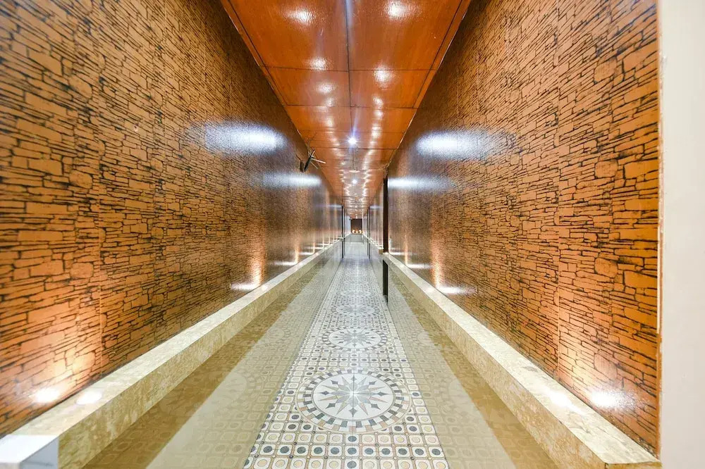 Fabhotel Billionaire Inn