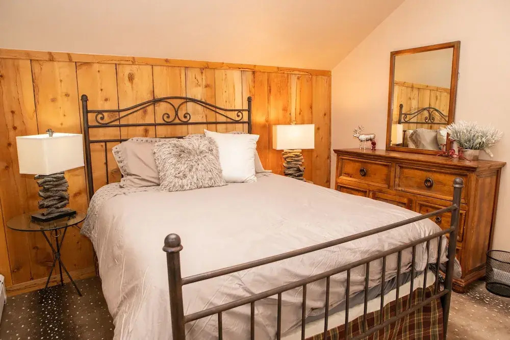 2427 Chamonix Lane 2 Bedroom
