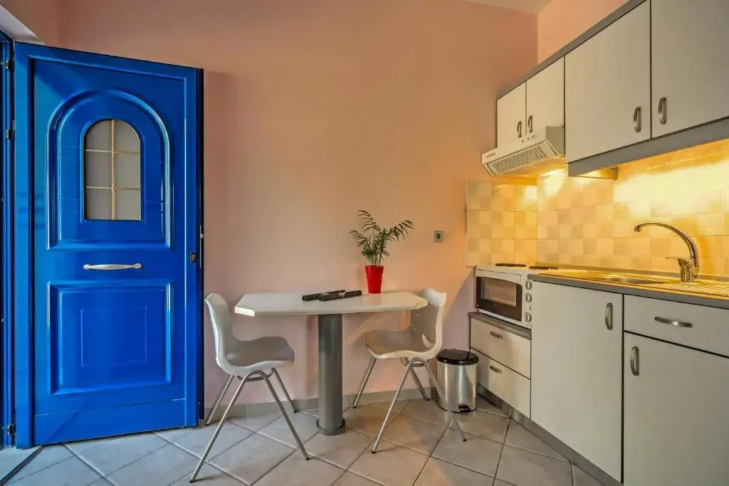 Sea Breeze Corner, Cozy Flat near the Beach