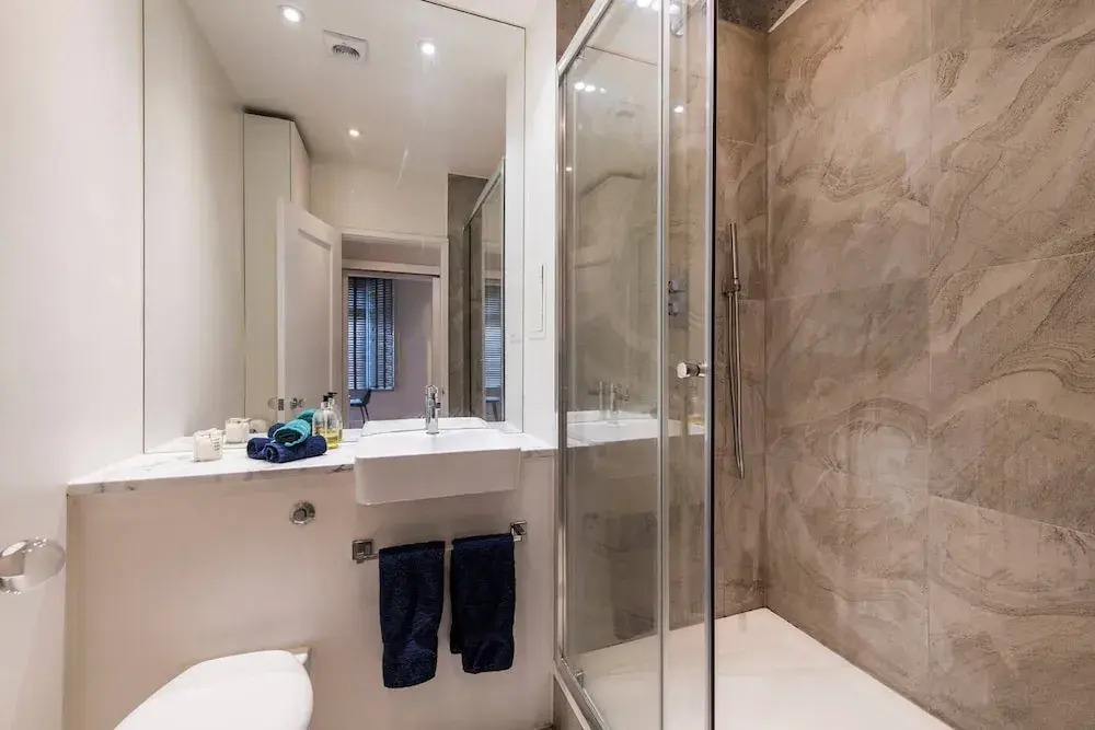Stylish 1 bed in Fashionable Chelsea