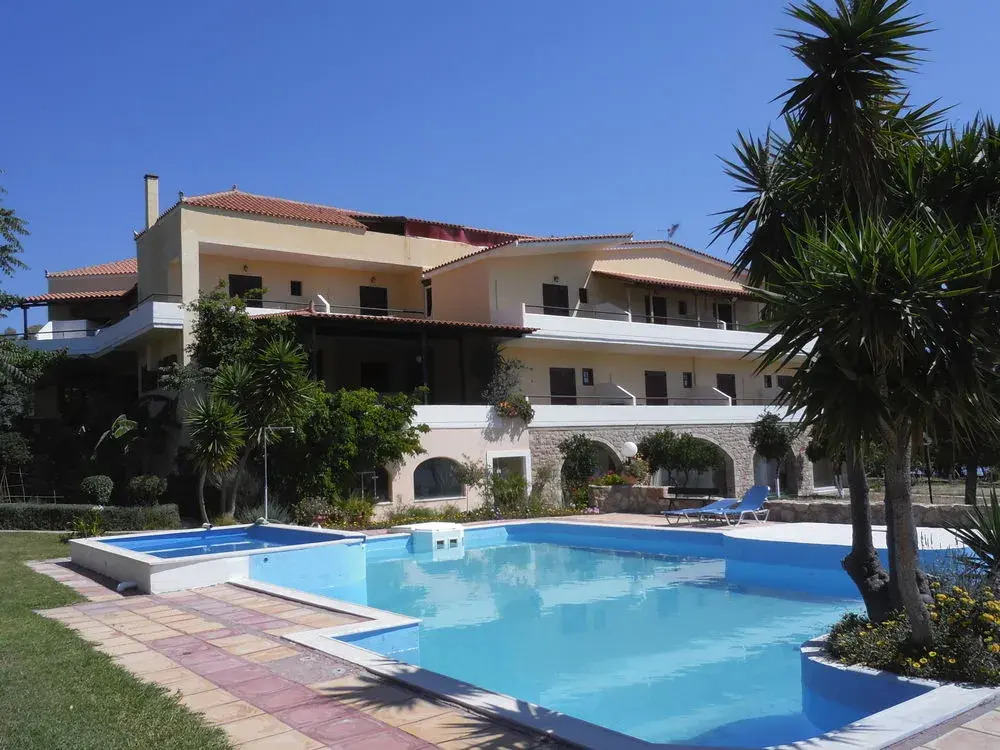 Crisais Hotel