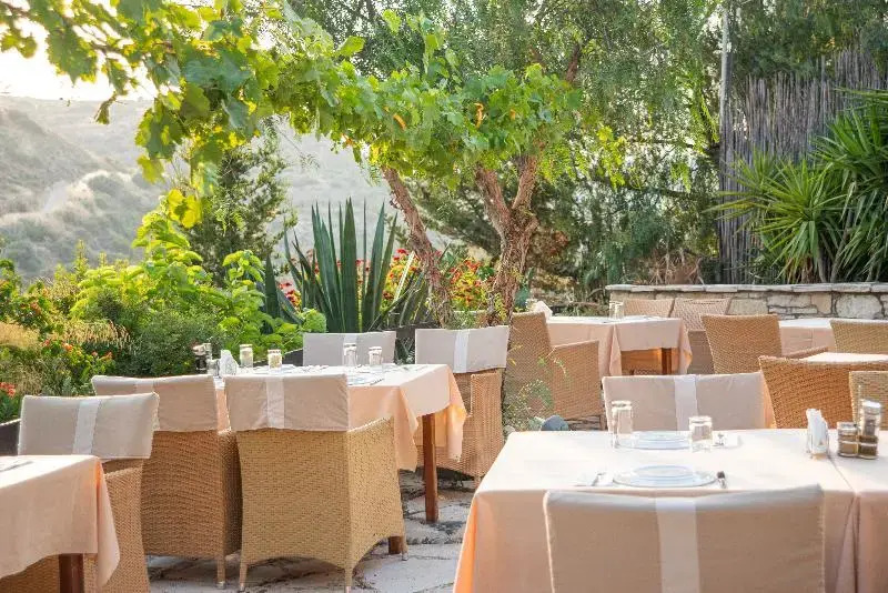 Cyprus Villages - Hotel & Restaurant - Central Location - Bed & Breakfast With Access To Pool And Stunning Views