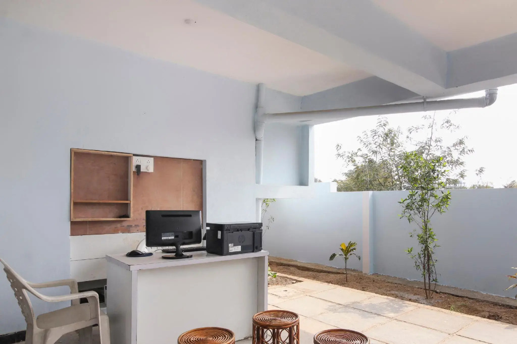 OYO 70452 Rk Hospitality