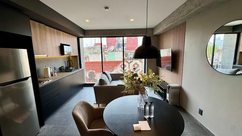 w Tasteful 1BR w Private Balcony in Tabacalera