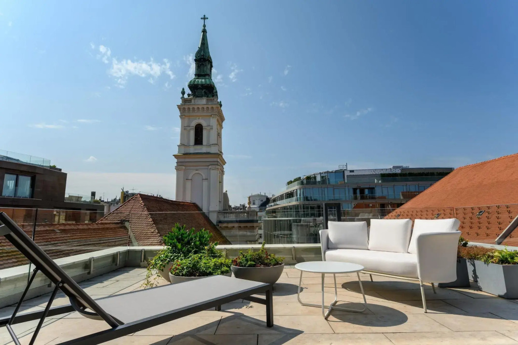 Emerald Hotel by Continental Group