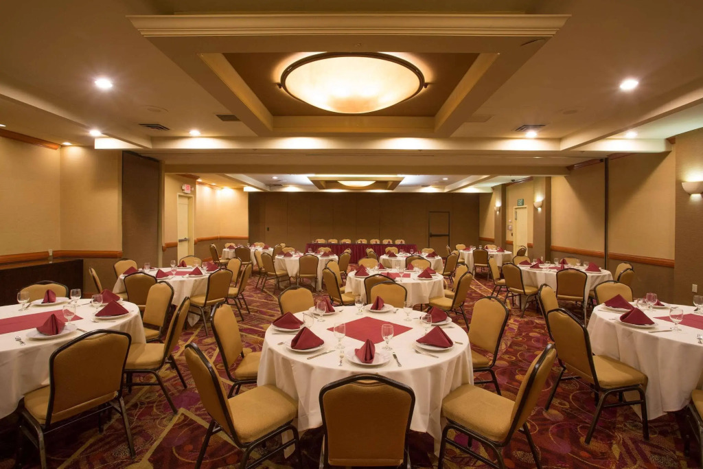 Red Lion Hotel & Conference Center - Seattle/Renton