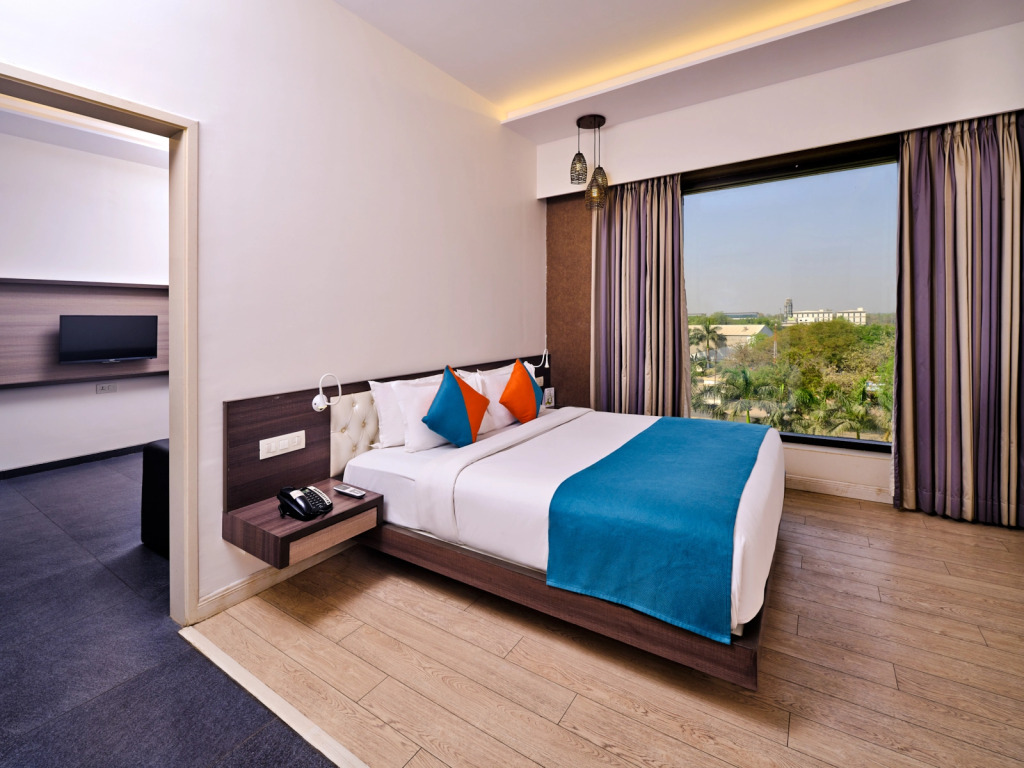 Pride Biznotel Manjusar Vadodara Near Sokhda Lake