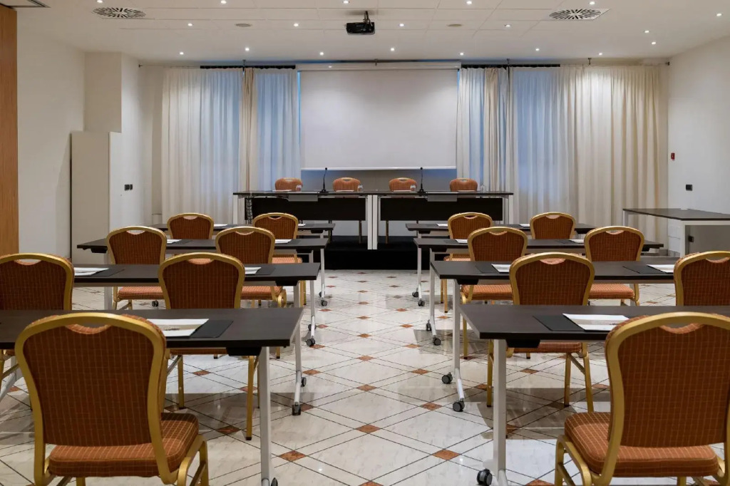 Hotel Ovest