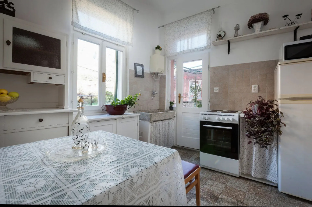 Holiday house Kuka - 100m from the sea : Podgora, Riviera Makarska