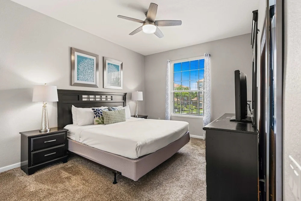Spacious Condo Near Convention Ctr & I-Drive, Pool