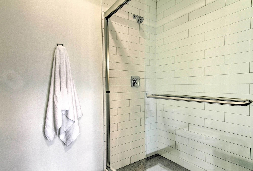 Modern Bozeman Family Townhome w/ Hot Tub!