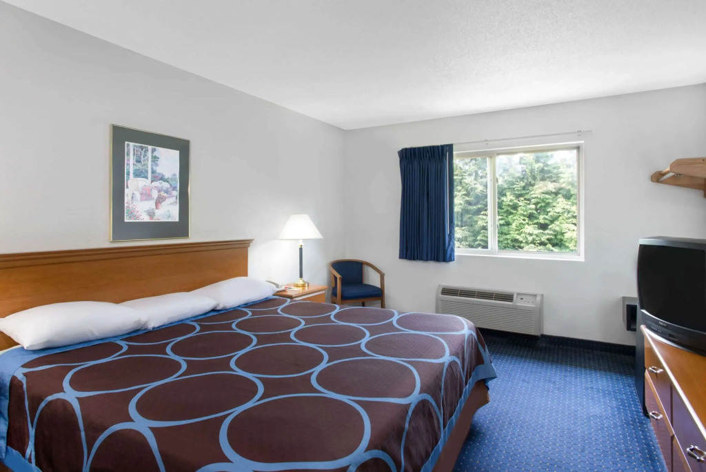 Super 8 by Wyndham Kingston