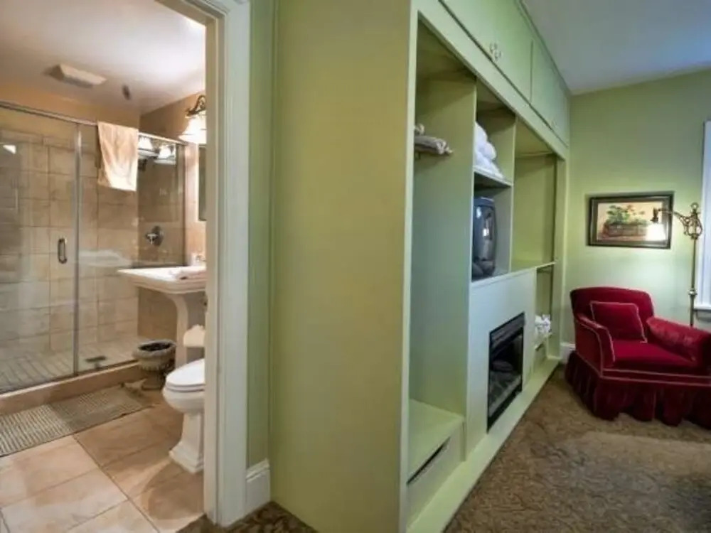 The Maxwell House Bed and Breakfast