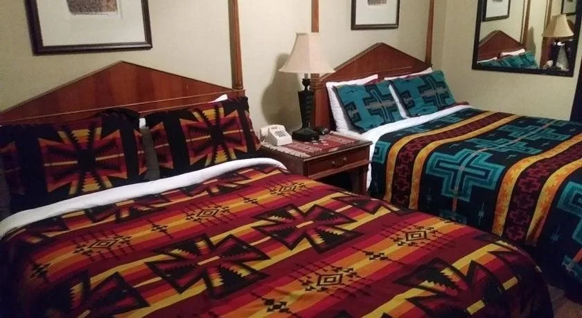 Apache Lodge
