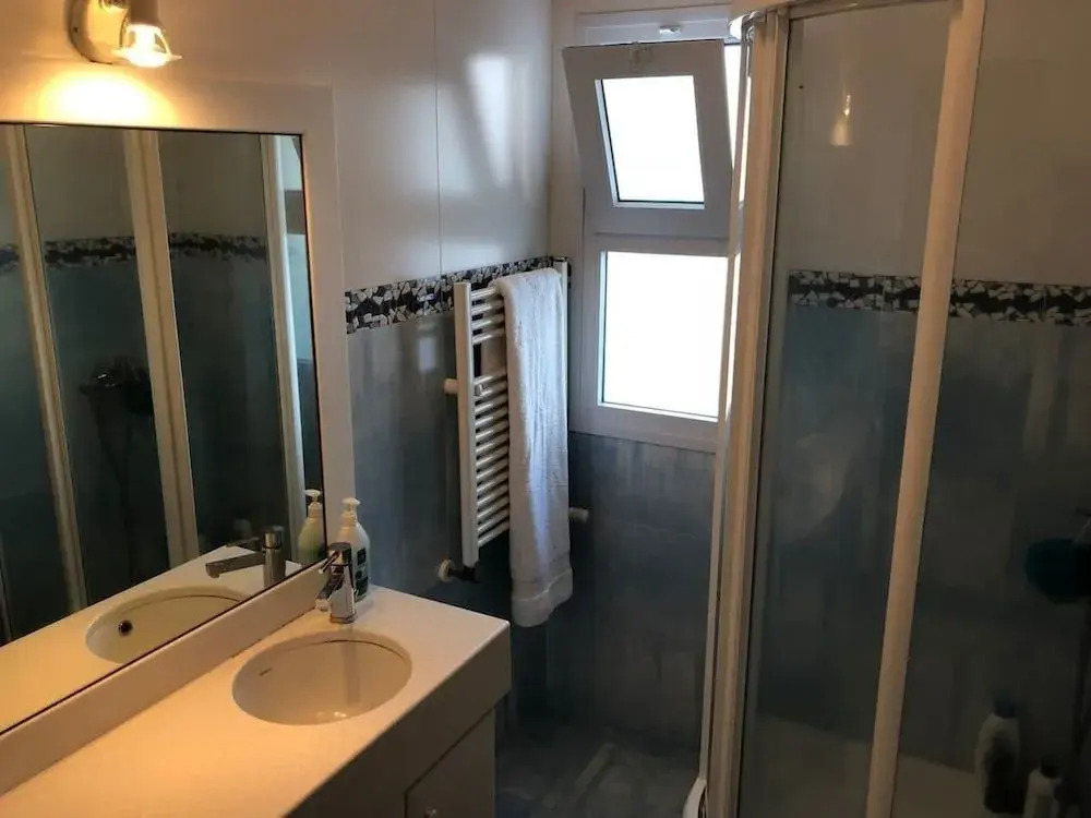 Pdelgada 3-bed House, Sleeps 6, Parking & Sea View