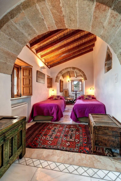 Malvasia Traditional Hotel