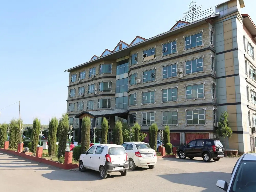 OYO 6409 Hotel Silver Star