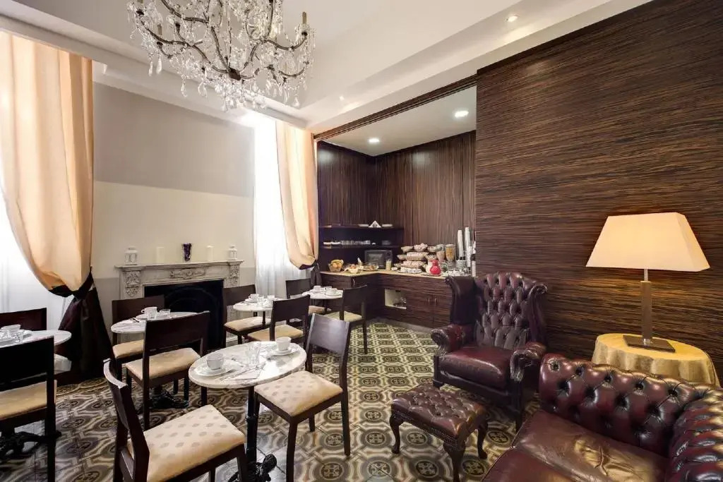 939 Hotel