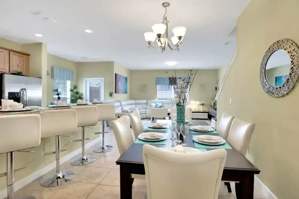 Paradise Palms - 3087 Beach Palm Avenue