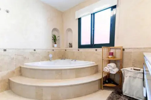 N&A Benalmádena Stunning 2bdr Villa with Sea Views