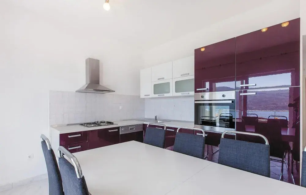Nice Home in Poljica With Wifi and 5 Bedrooms