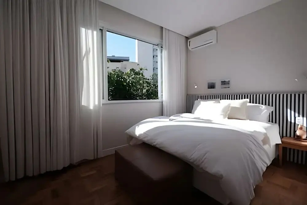 Leblon | Recém reformado, 2 quartos, 5 min da Praia – por Casapē Rio