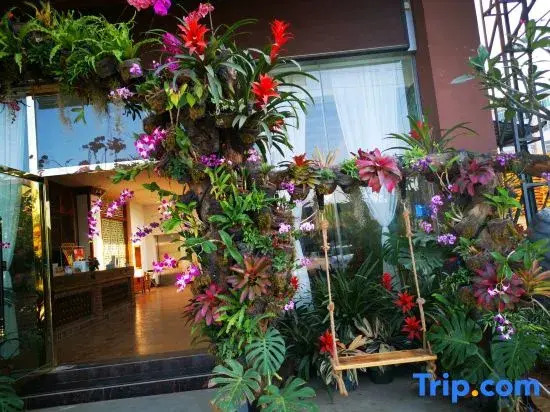 Xishuangbanna Rainforest Flower Valley Hotel (Gasa International Airport)