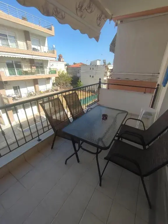 Dreamy 2 bedroom condo with free parking