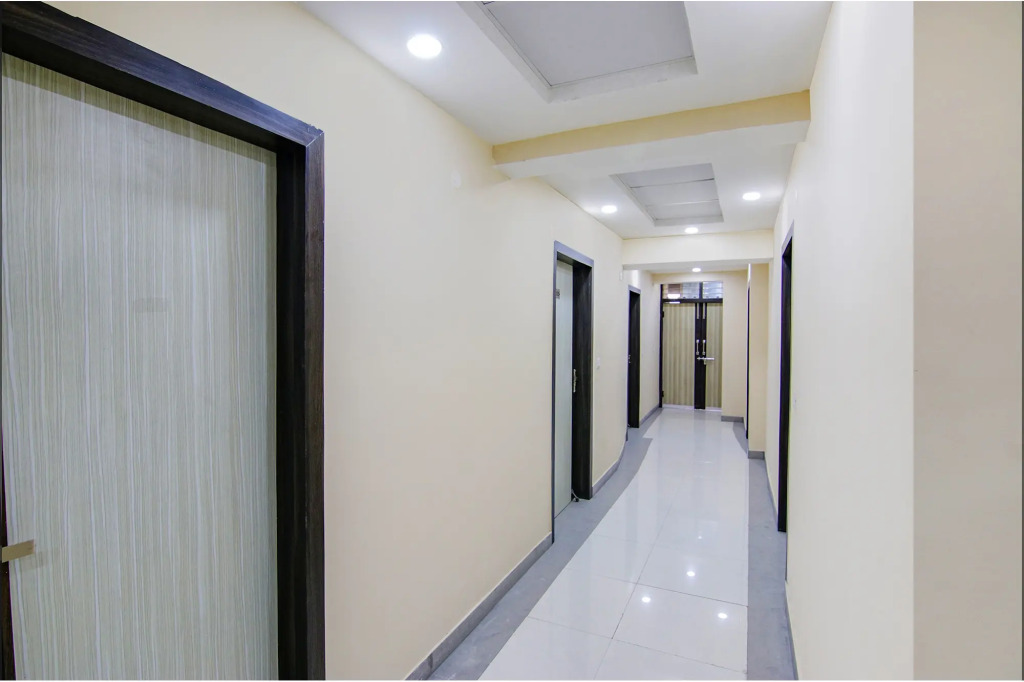 Fabhotel F9 Ashok Vihar