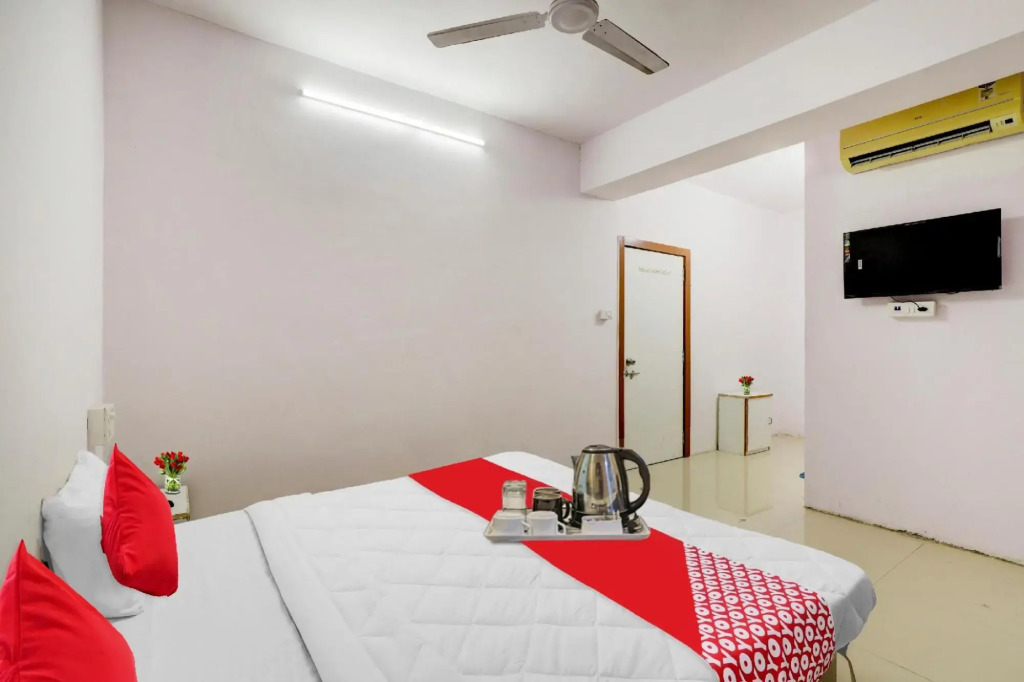 OYO Flagship 70173 Hotel Cozy Rooms