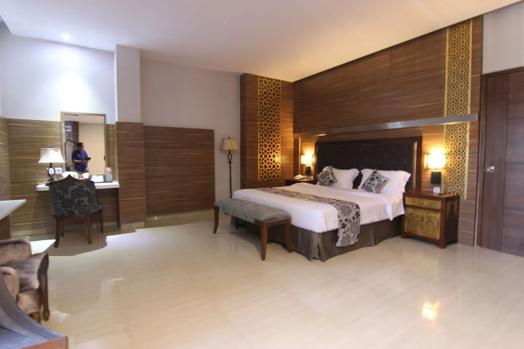 Grand Amira Hotel