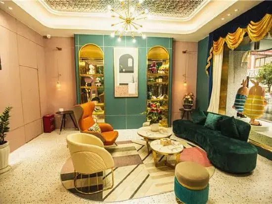 Atour Hotel Tengchong Wenxing Building