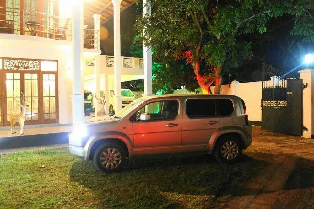 Mahakumara White House Hotel