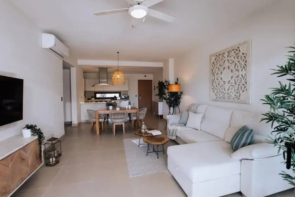 Amazing Condo With Picuzzi Steps From the Beach