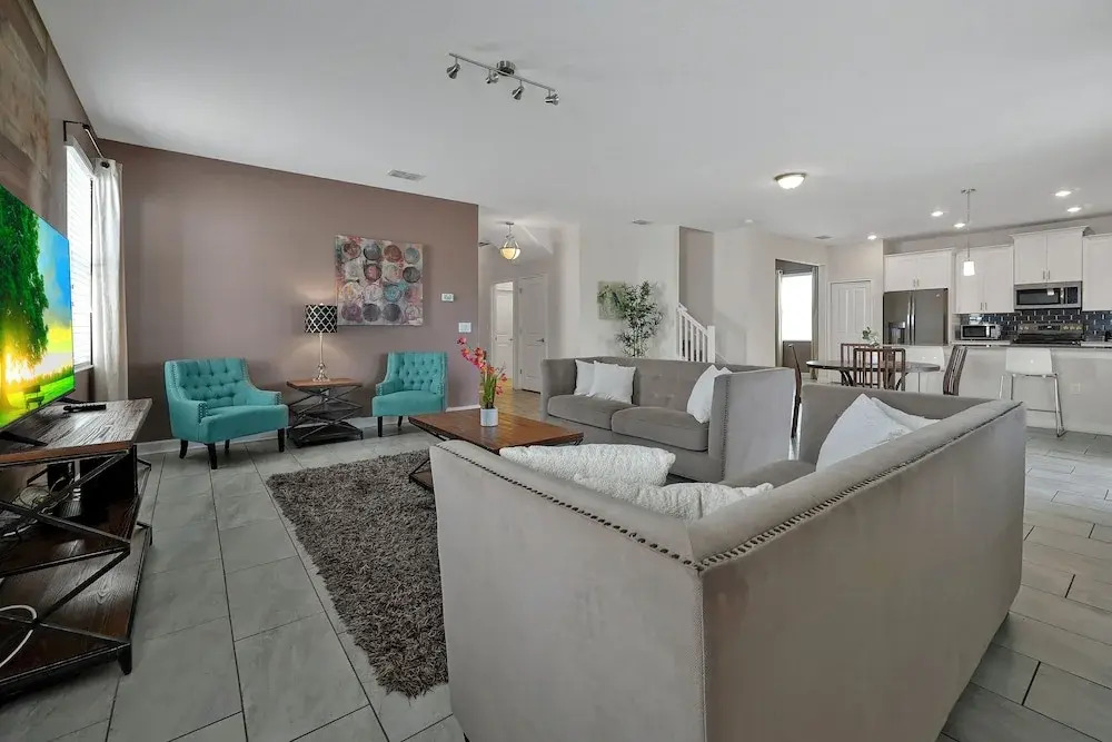 1674 Moon Valley DR, Davenport, 6bed